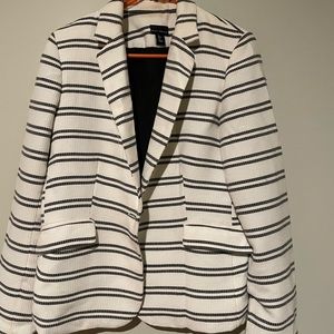 A blazer with cotton touch and black stripes